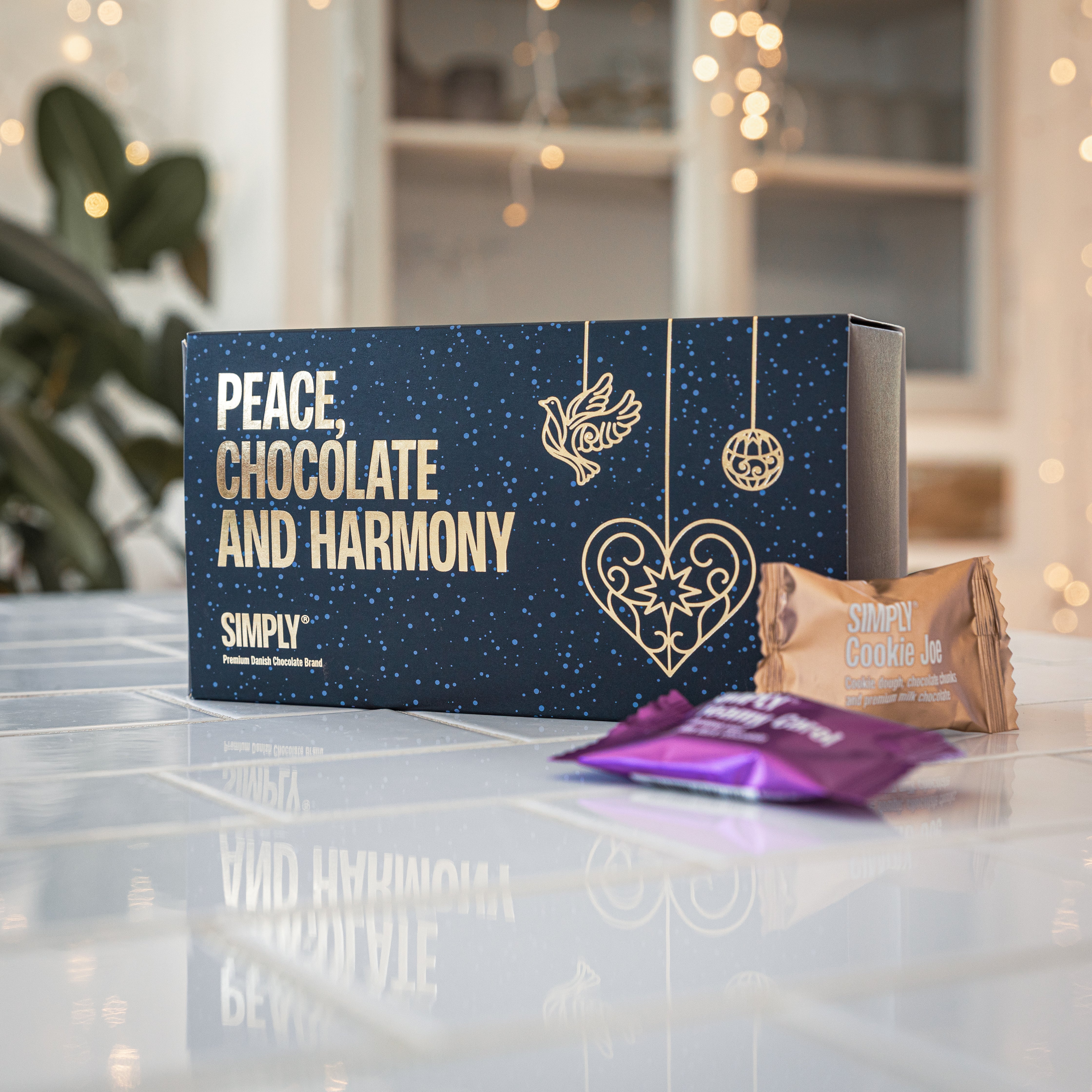 Chocolate Gift Box, 18 pcs – Peace, Chocolate and Harmony