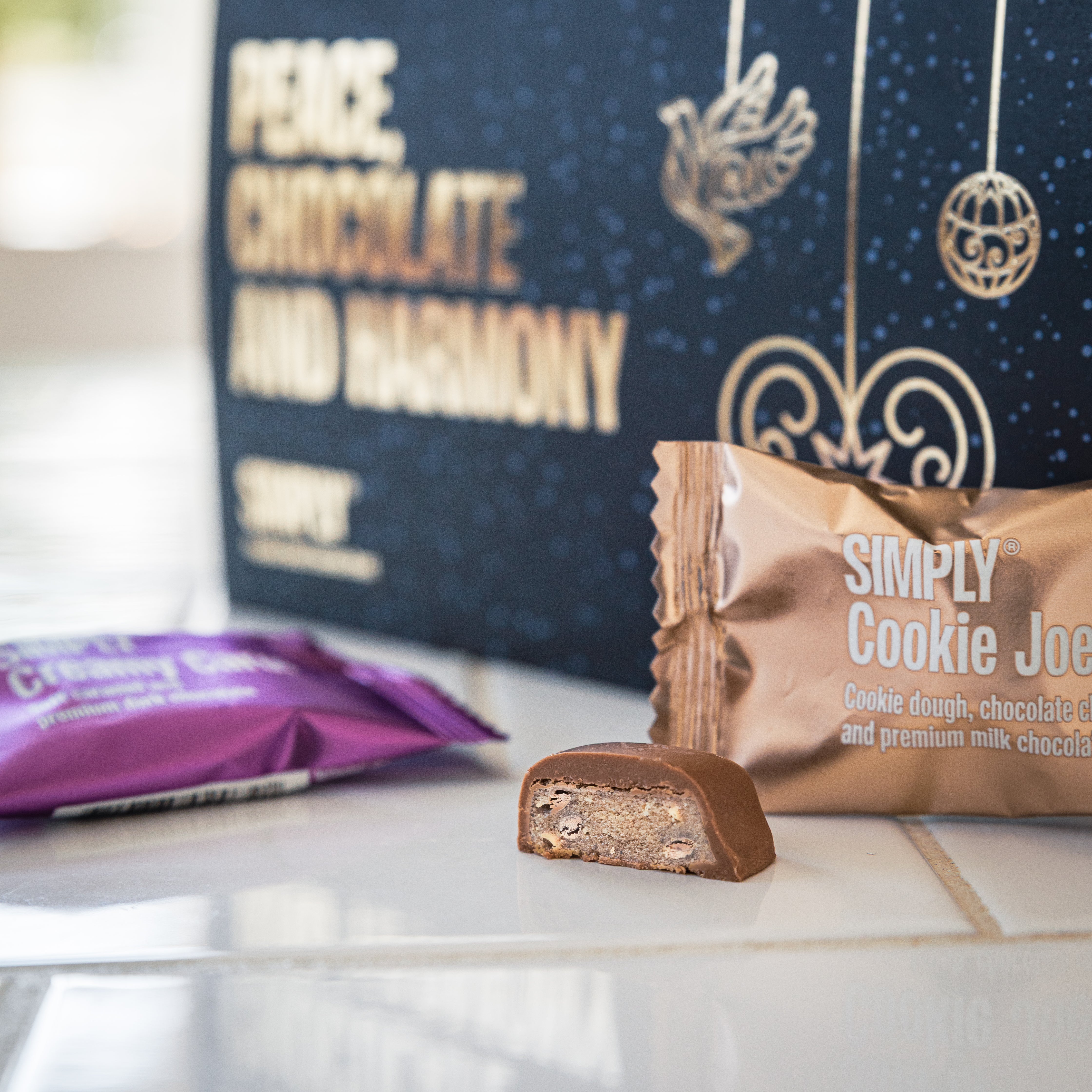 Chocolate Gift Box, 18 pcs – Peace, Chocolate and Harmony